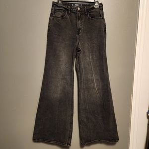 Hollister ultra high-rise wide-leg gray washed jeans size W28xL31
